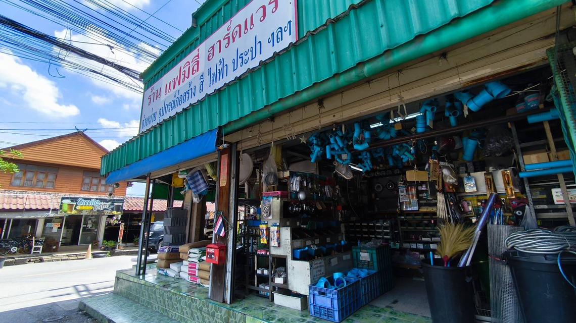 ขายตึกด่วน 3 ชั้น ทำเลทอง เหมาะสำหรับทำธุรกิจ จากถนนใหญ่ ปากซอยนวมินทร์ 68 (ธนะสิน) เข้าเพียง 700 ทำเลทอง ห้องมุม ราคา5.5 ล้านบาท 4