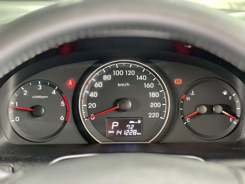 ปี 2018 HYUNDAI H1, DELUXE โฉม ปี18-ปัจจุบัน สีเทา เกียร์ออโต้ เครื่องดีเซล มือเดียวป้ายแดง 9