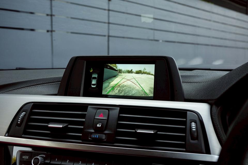 รหัสรถ CBL995 BMW 330e 2.0 Sport F30 (LCI) AT 2018 รูปที่ 18