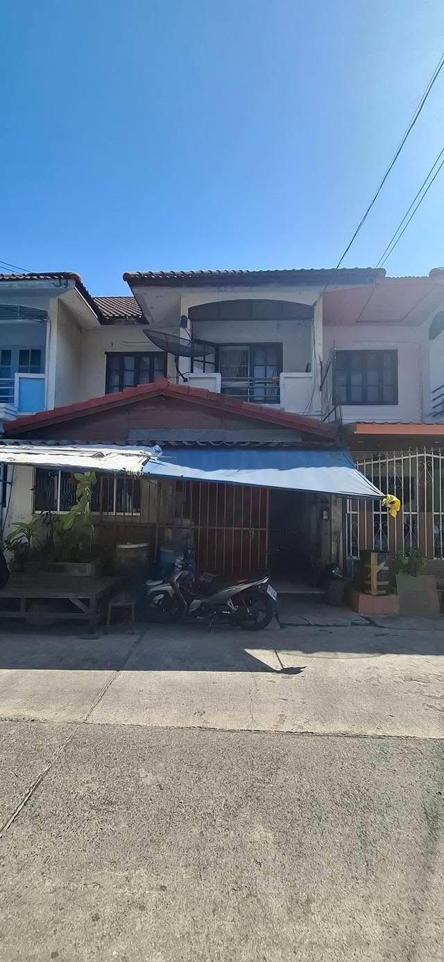 ใครมีทาวเฮ้าเก่าอยากขายโทร☎️0825978801 1