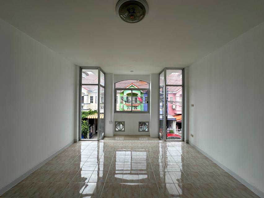 ทาวน์เฮ้าส์ ม.ศุภาวัฒน์ 5