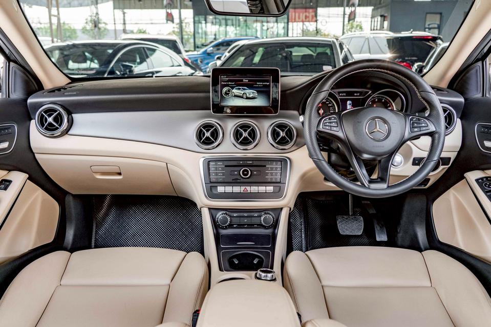 รหัสรถ NP579 BENZ GLA200 URBAN 2020 11