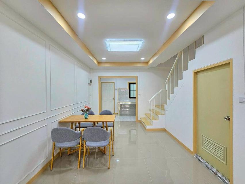 หมู่บ้านบัวทองธานี ฝั่งตรงข้ามสมบัติบุรี 12