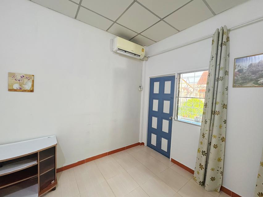 บ้านทาวน์เฮาส์ 2 ชั้น 11