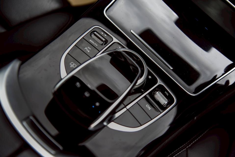 รหัสรถ CBL3968 -Benz C300 BLUETECHYBRID AMG W205 AT 2015 14