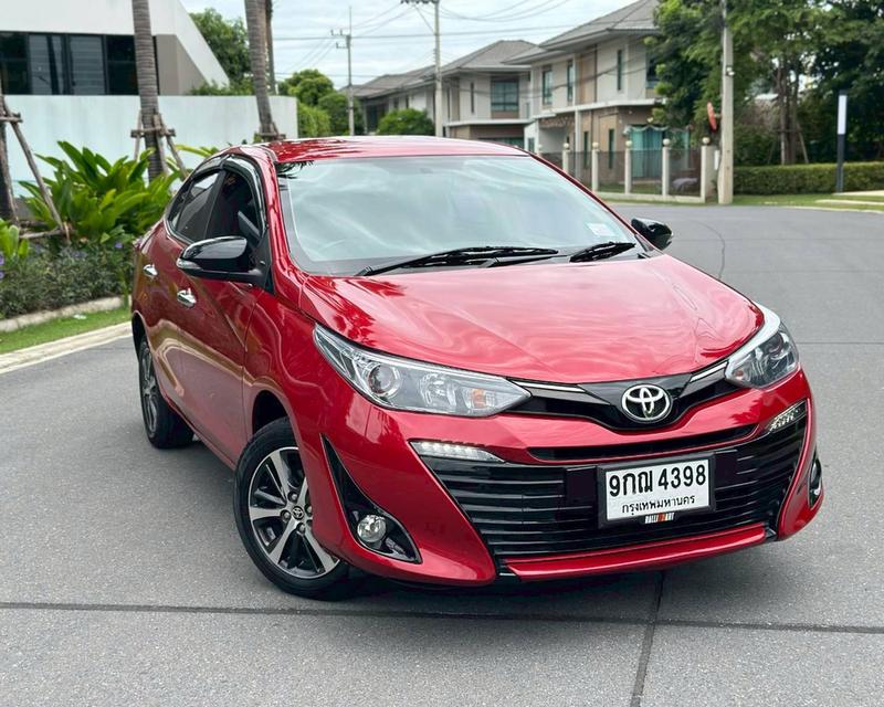 TOYOTA YARIS ATIV 1.2 S เกียร์ Auto สีแดง ปี 2019