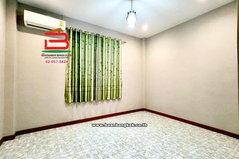 บ้านเดี่ยว เนื้อที่ 67.4 ตร.ว หมู่บ้านยาใจหนองโสน (ซอยเทศบาล 13) แยกปราณบุรี ถนนเพชรเกษม ตำบลเขาน้อย อำเภอปราณบุรี ประจวบคีรีขันธ์ 6