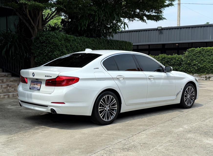 2021 BMW 530e G30 รถมือเดียวออกป้ายแดง รถวิ่งน้อยเพียง 74,000 กม รถเข้าศูนย์ทุกระยะ ไม่เคยมีอุบัติเหตุครับ