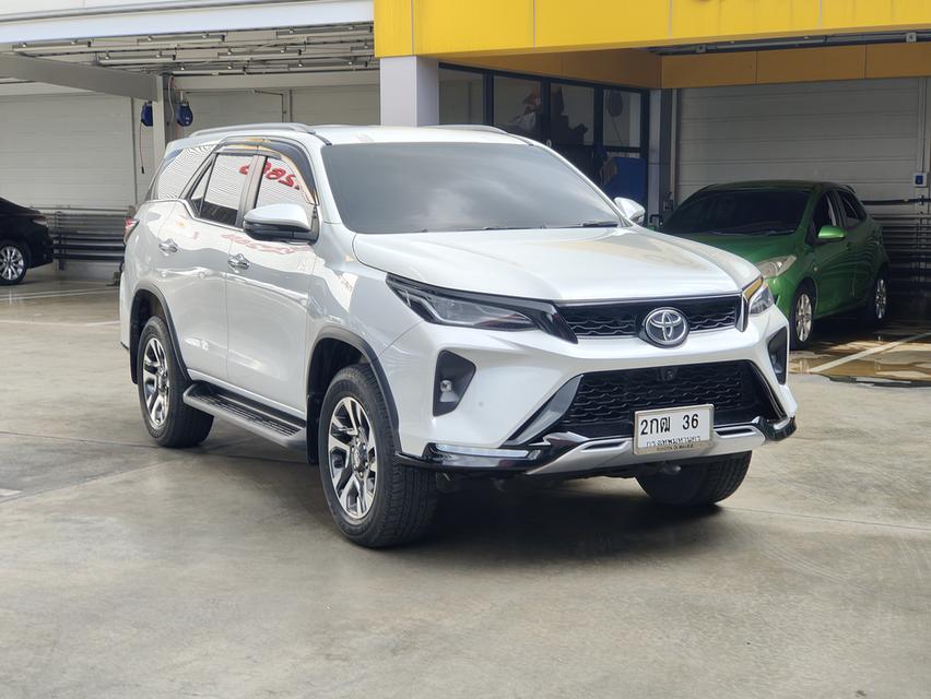 Toyota Fortuner 2.4 Leader 4WD AT 