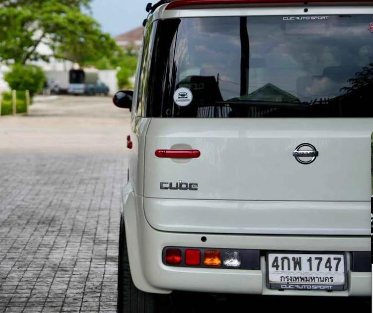 Nissan Cube Z11 สีขาว 5