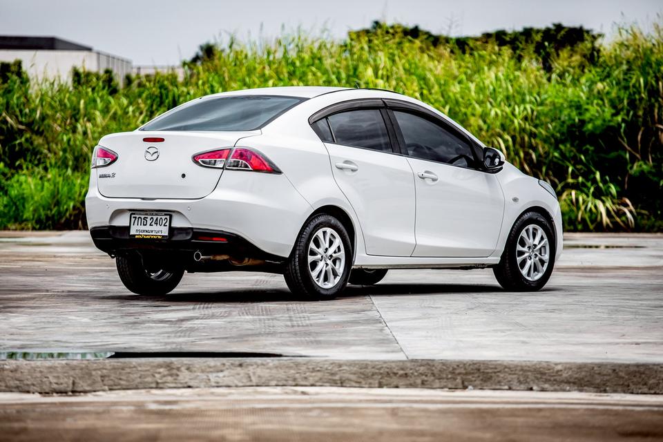 Mazda2 1.5 Spirit Sedan สีขาว ปี 2011  6
