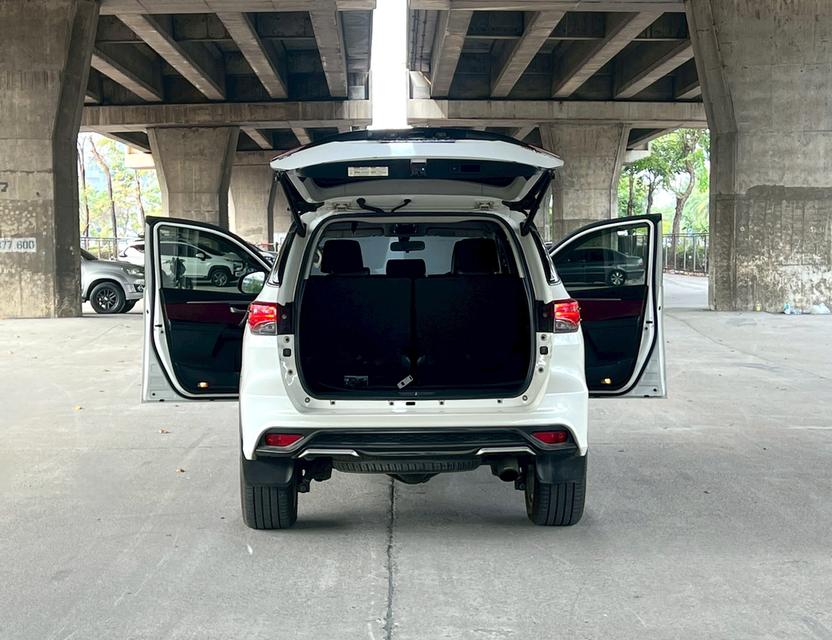 ขายรถ Toyota Fortuner 2.8 TRD ปี 2019 สีขาว เกียร์ออโต้ รูปที่ 20