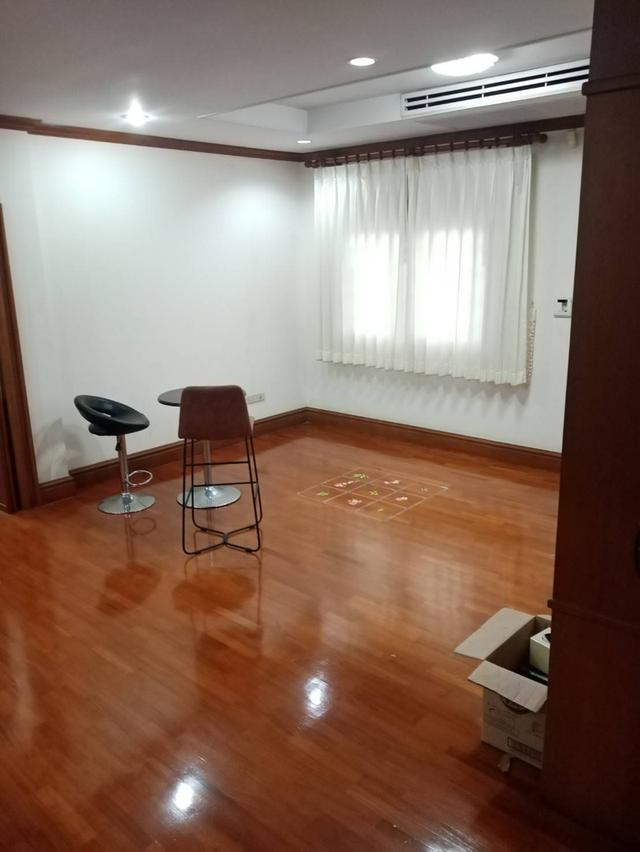 บ้านเดี่ยว 2 ชั้น ติดถนนพุทธมณฑล สาย 1 หมู่บ้านมหาดไทย 1 ขนาด 101 ตรว 4 นอน 5 น้ำ 13