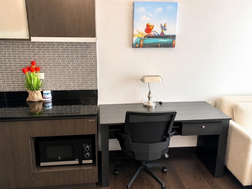 For Rent — High-Floor Condo at The Posh PattayaCondo for rent at The Posh Pattaya. High-floor unit, fully furnished and ready to move in. 2