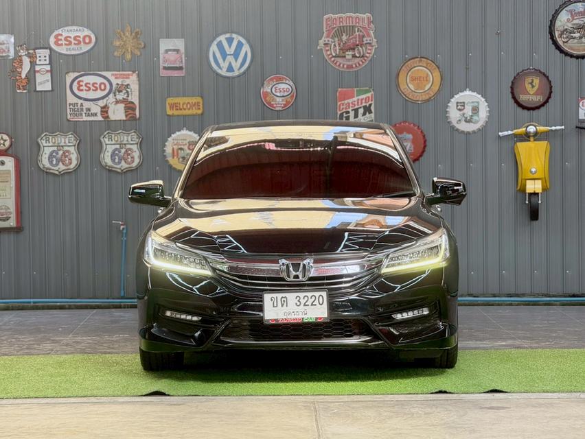 HONDA ACCORD 2.0 EL i-VTEC ปี2018ตัวท็อปสุดของรุ่น  ออพชั่นเต็มคัน พร้อมใช้งาน. 2