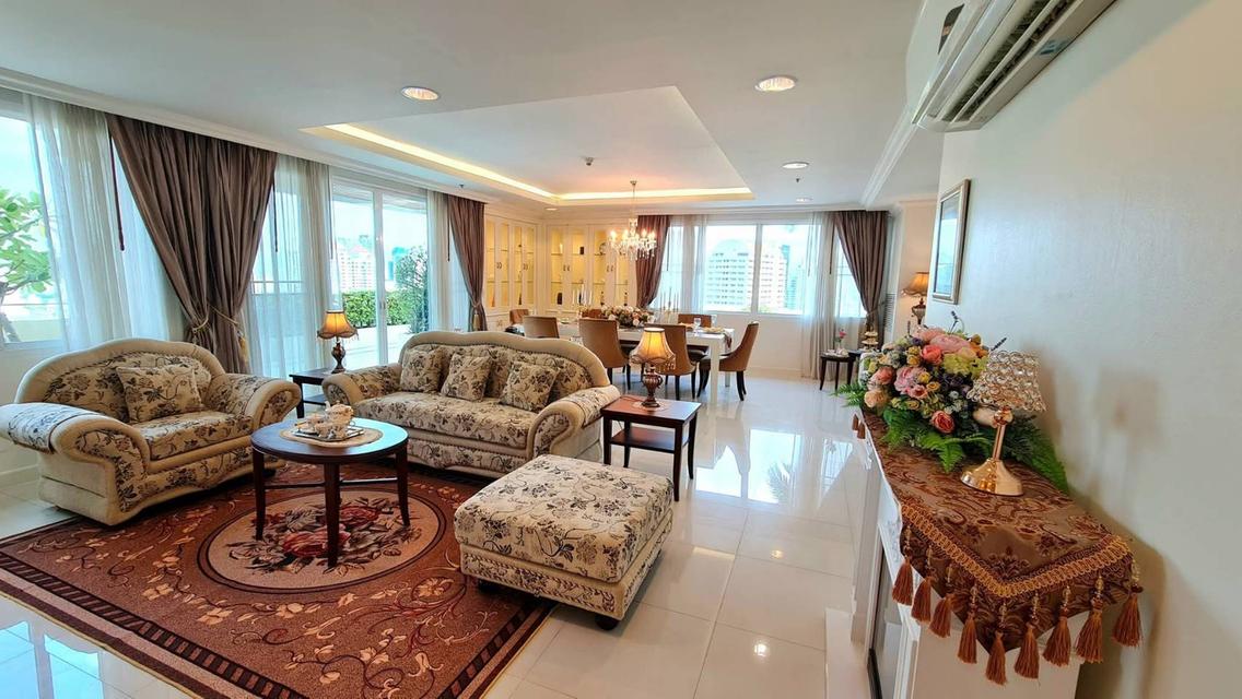 Penthouse duplex for rent, 22nd-23rd floor, Piyathip Place, Sukhumvit 39. Excellent location, convenient transportation, near ASB International School 3