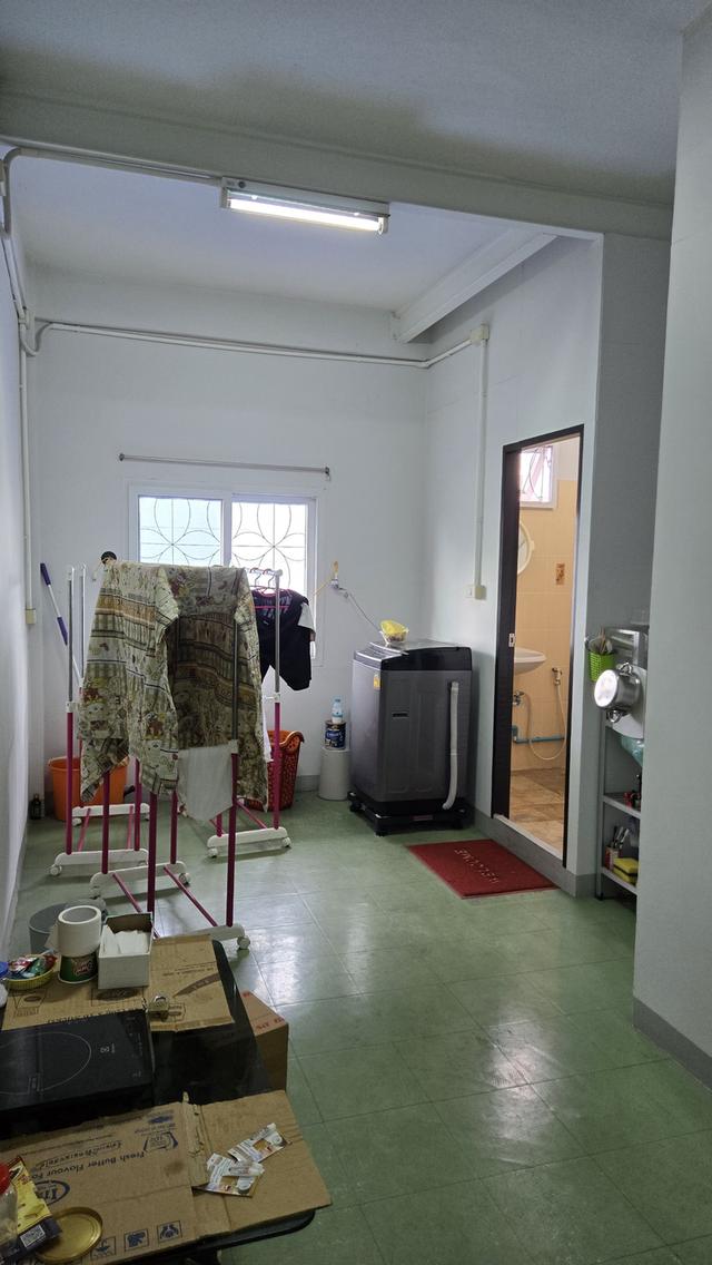 เจ้าของขายเอง - ให้เช่า 1ร้านค้า-ออฟฟิศ และชั้นบน มี2ห้องเช่า ห้องน้ำในตัวแต่ละชั้น + 1ห้องแม่บ้าน อยู่ต้นซอยนวมินทร์105 เช่าระยะยาวราคาพิเศษ 11
