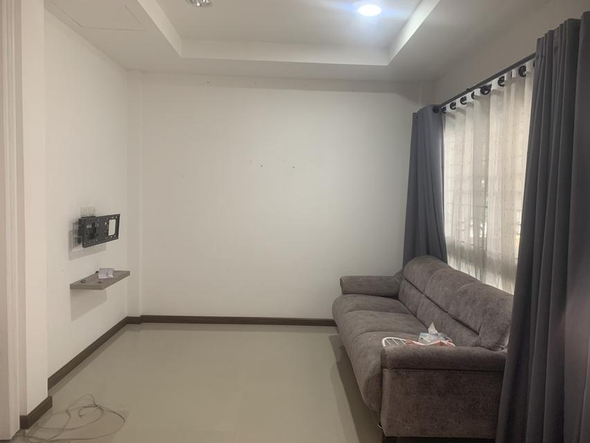 ทาวน์โฮม2ชั้น หน้ากว้าง 5.5 เมตรที่ดิบ 22 ตารางวา 4 ห้องนอน 3 ห้องน้ำต่อเติมเรียบร้อย 2