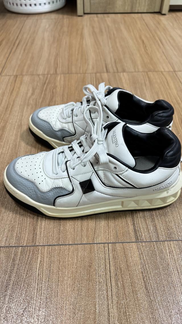 รองเท้าผ้าใบหนัง Valentino รูปที่ 5
