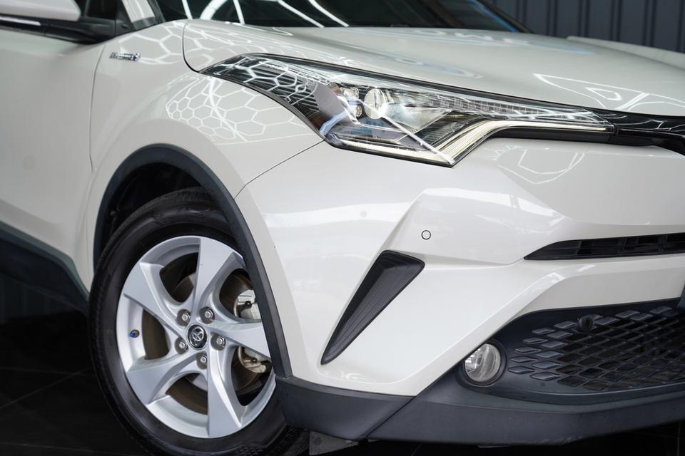 TOYOTA C-HR 1.8 Hybrid High AT ปี 2018 สี ขาว รูปที่ 7