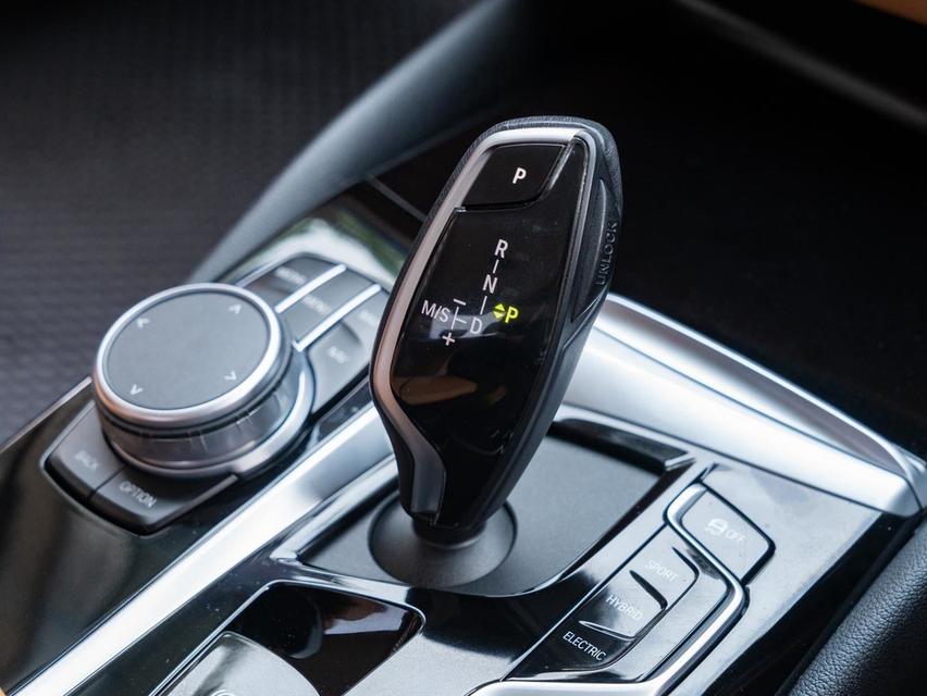 BMW 530E 2.0 ELITE G30 LCI 2023ซีดานผู้บริหาร Plug-in Hybrid ชาร์จไฟได้ รูปที่ 11
