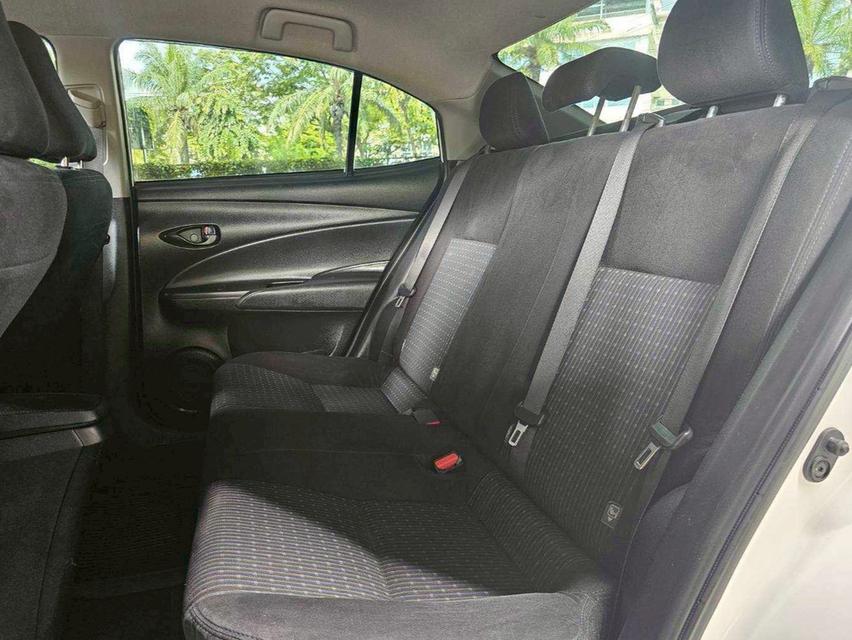 Toyota Yaris 1.2E ปี18 10