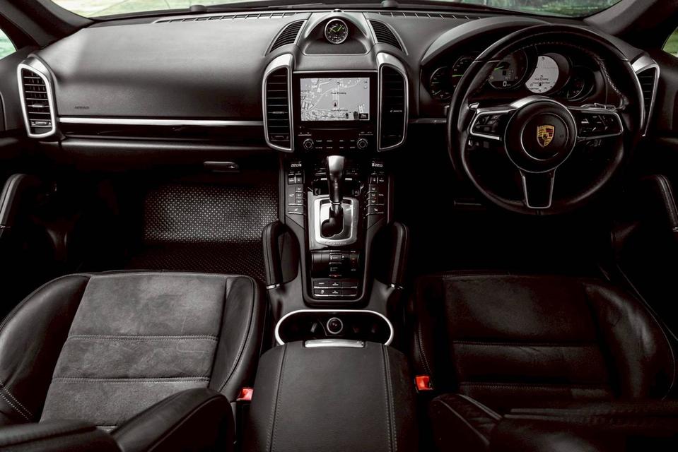 รหัสรถ PR1277 Porsche Cayenne S E-Hybrid Platinium Edition Package (2017) 10