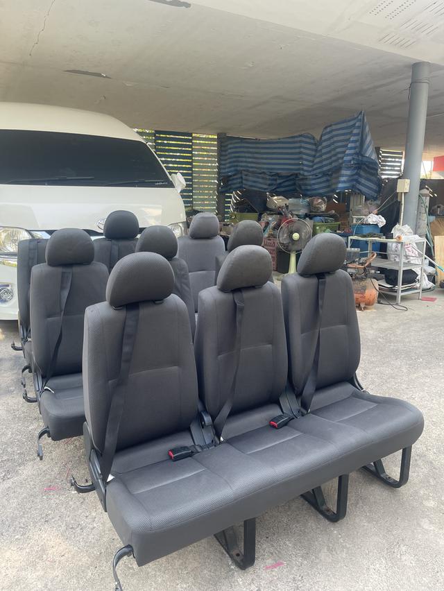 เก้าอี้นั่งรถตู้ 3 แถว