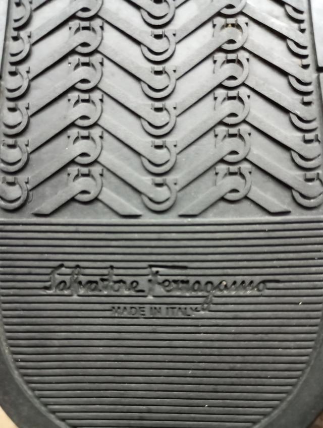 รองเท้าแบรนด์ ferragamo  3