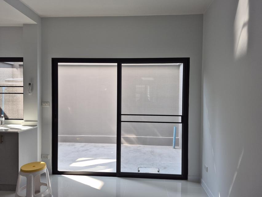 ทาวน์โฮม3ชั้น ทำเลส่วนตัวเหมาะแก่การอยู่อาศัย ทำเลทองใกล้รถไฟฟ้า,ศูนย์กาาค้า,โรงเรียน,โรงพยาบาล 3