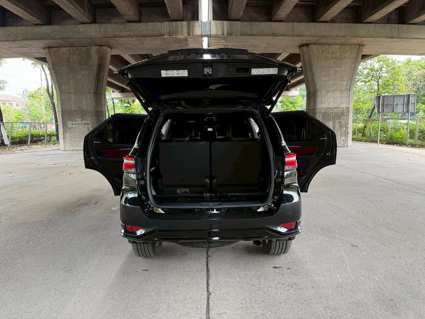 ขายด่วน! Toyota Fortuner 2.8 Legender 2WD AT ปี 2022 รูปที่ 9