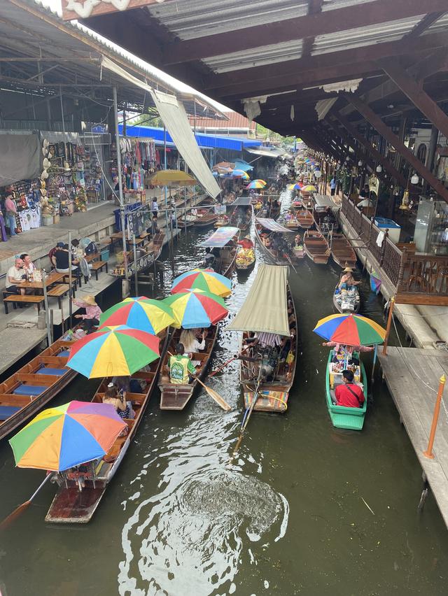 บ้านใกล้ตลาดน้ำดำเนิน 15