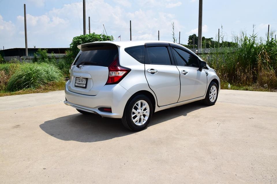 ตัวท็อปรถบ้านมือเดียว ฟรีดาวน์ NISSAN NOTE 1.2VLปี17 เกียร์ออโต้ พุตสต๊าท กุญแจคีเรท 2ชุดเบาะหนังแท้แอร์จอ ขับดีมากประหยัดน้ำมัน กล้อง360โทร0957401229 รูปที่ 17