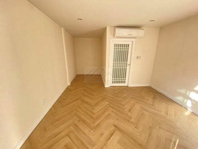 ให้เช่าทาวน์โฮม 5 ชั้น รีโนเวทใหม่ ทำเลทอง ย่านปทุมวัน ใกล้สยาม MBK เพียง 300 เมตร จาก BTS สนามกีฬา **เหมาะอยู่อาศัยหรือ 2