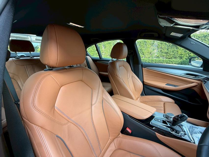 BMW 520 d M-Sport G30  ปี 20 สีขาว ดีเซล 8