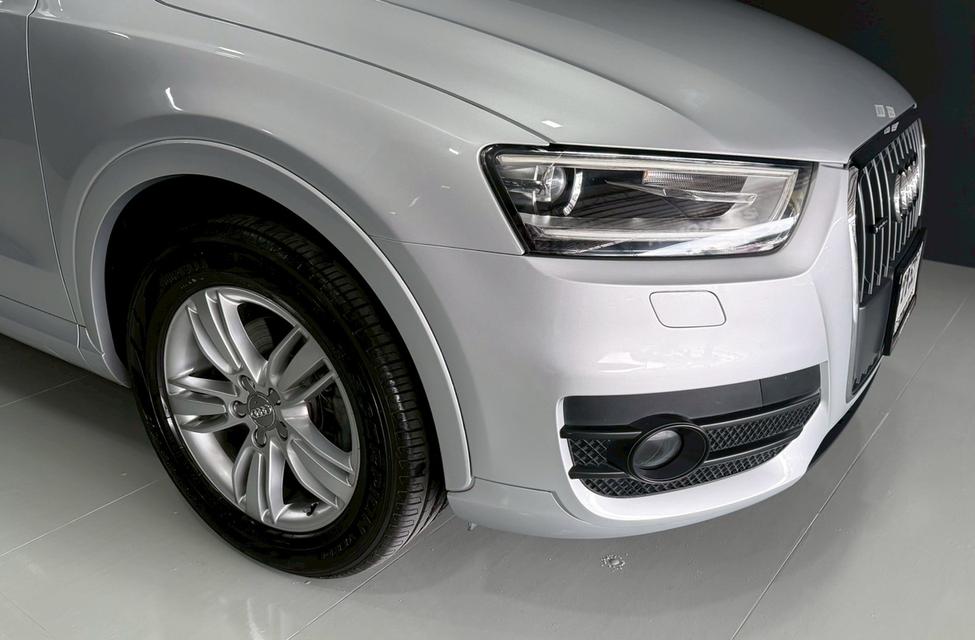 Audi Q3 2.0 Quattro SUV ปี 2014 รถออกศูนย์ Audi มือเดียวป้ายแดงรถสภาพเนียบ สวยหรู