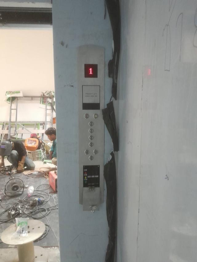 ยกระดับความสบายให้บ้านคุณ ด้วยลิฟต์บ้านดีไซน์ทันสมัย ปลอดภัย ประหยัดพื้นที่ โดยทีมช่างผู้เชี่ยวชาญ 10