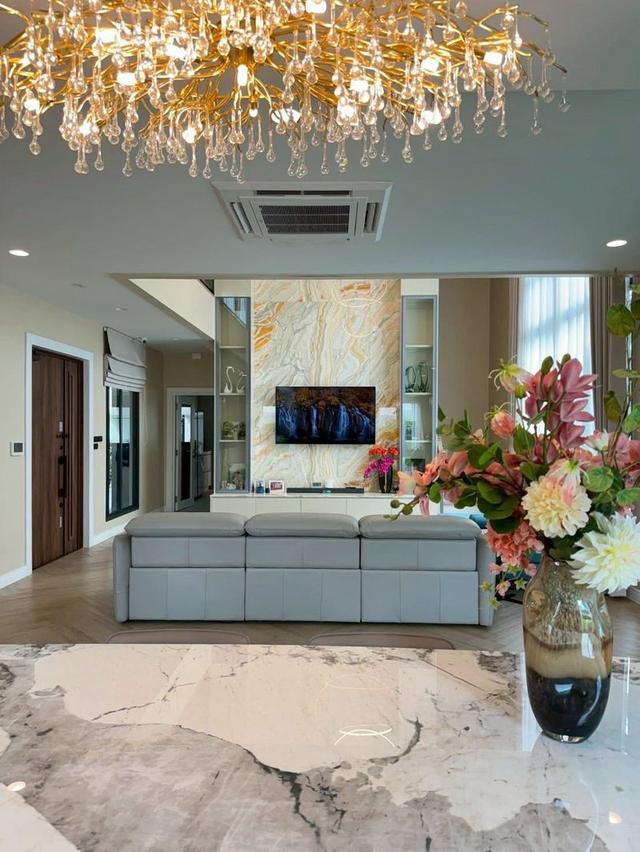 ขายบ้านเดี่ยวสุดหรู สไตล์ Modern #เศรษฐสิริ ทวีวัฒนา ขนาดที่ดิน 123 ตร.วา พื้นที่ใช้สอยมากกว่า 400 ตร.ม.บ้านหลังมุม พร้อมอยู่🌿 2