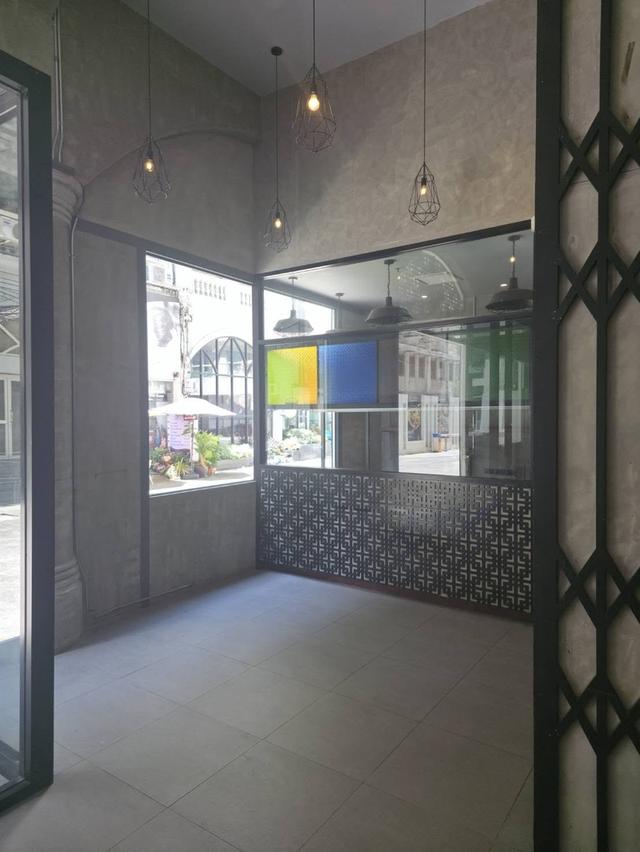 ให้เช่าพื้นที่ร้านอาหาร | พร้อมพงษ์ | พื้นที่พร้อมใช้งาน  ค่าเช่า: 235,000.- บาท / เดือน  พื้นที่ร้านอาหารย่านพร้อมพงษ์ 2