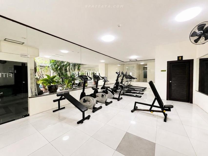 Urgent Sale — Spacious 1-Bedroom Condo at Nirvana, Thappraya RoadSpacious condo for urgent sale at Nirvana on Thappraya Road, located in the Pratumnak 14