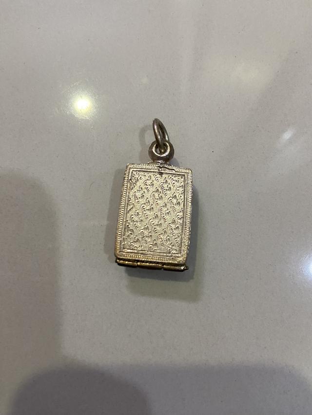 ไม่ทราบแต่คล้ายระฆังหลังค้อนและพระเม่า