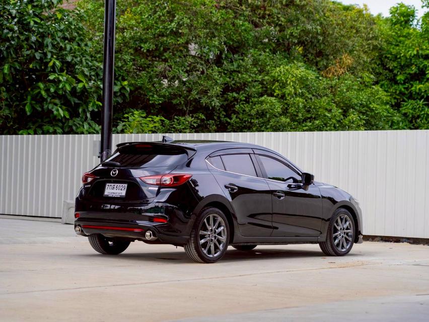 Mazda 3 2.0S Sport ปี 2018 รถสวย 8