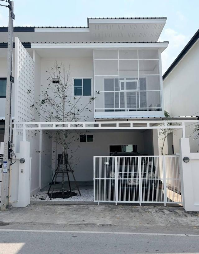 🏠💼 ชีวิตง่ายขึ้น เมื่อบ้านอยู่ใกล้ทุกอย่าง ให้เช่าบ้านแฝด 2 ชั้น ทำเลชานเมือง 1