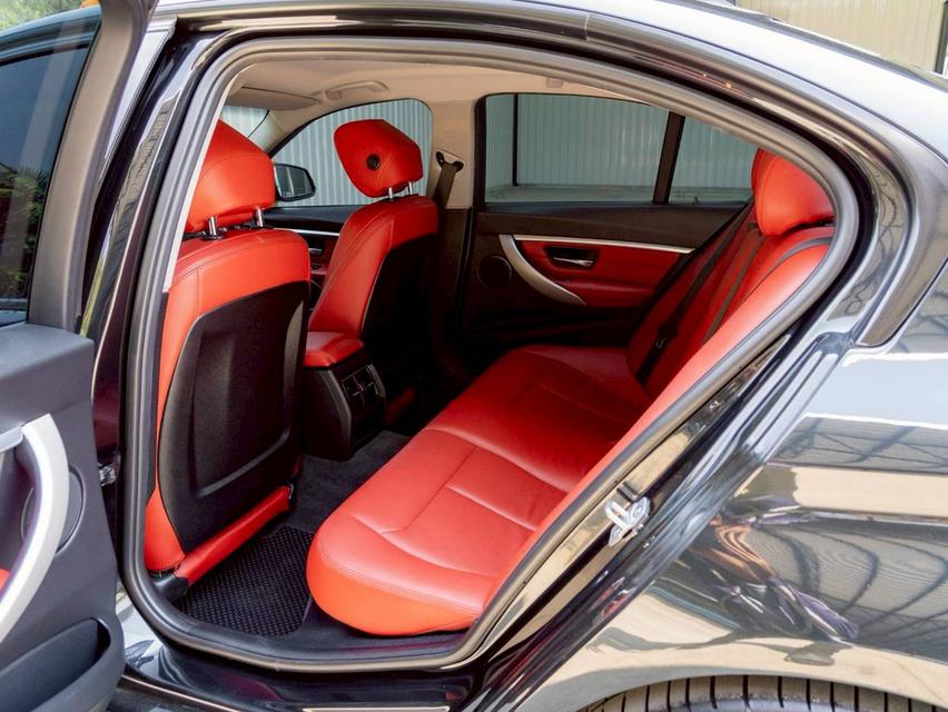 BMW 330e 2.0 Sport ปีจด 18 รูปที่ 13