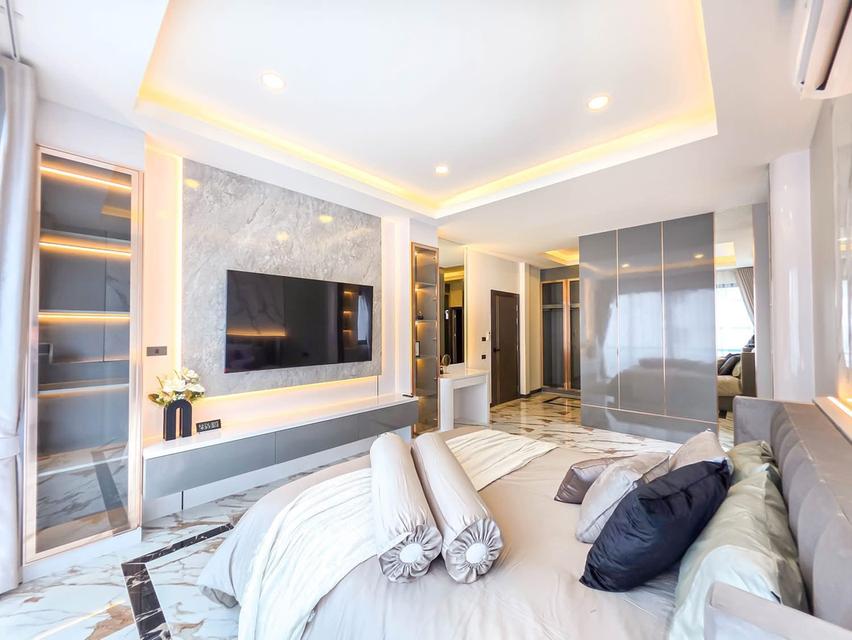 Pool villa style modern Pattaya Ekmongkhol Thepprasit  15