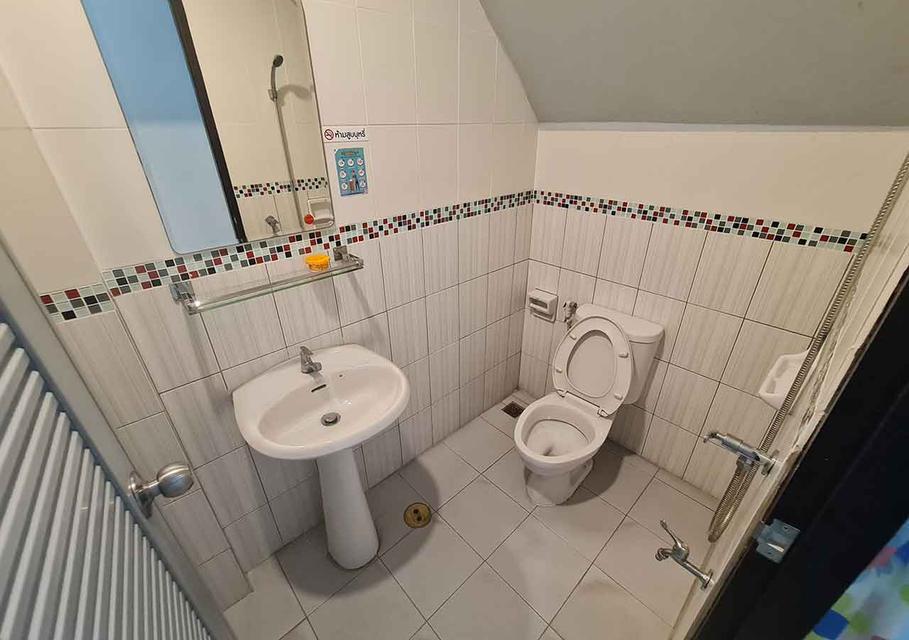 ตึกแถวติดถนนสายหลัก ใกล้ห้างแม็คโคร ขายถูกกว่าข้างเคียงแน่นอน สภาพดีมาก 8