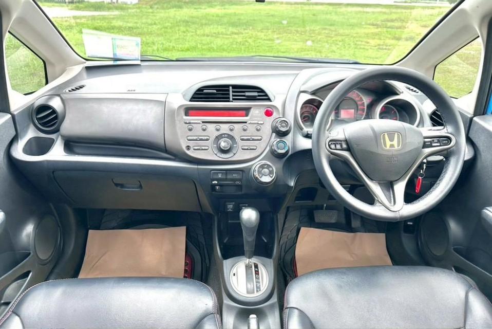 Honda Jazz 1.5V i-VTEC เบนซิน เกียร์ออโต้ ปี2013 14