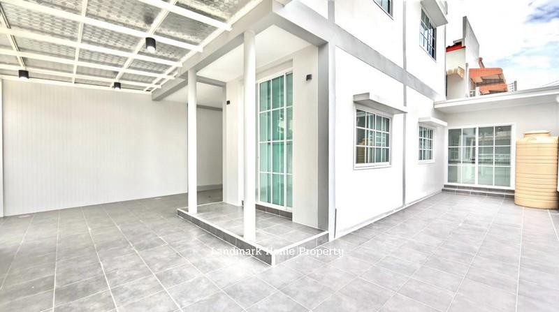 lN-050 ขายทาวน์โฮม 2 ชั้น วรารักษ์ รังสิต คลอง3 ปทุมธานี เนื้อที่ 30 ตรว 3นอน 2น้ำ 2
