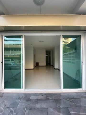 ให้เช่าทาวน์โฮม 3 ชั้น 250 ตร.ม. ซอยประชาราษฎร์บำเพ็ญ แอร์ครบทุกห้อง ใกล้ MRT ห้วยขวาง 3