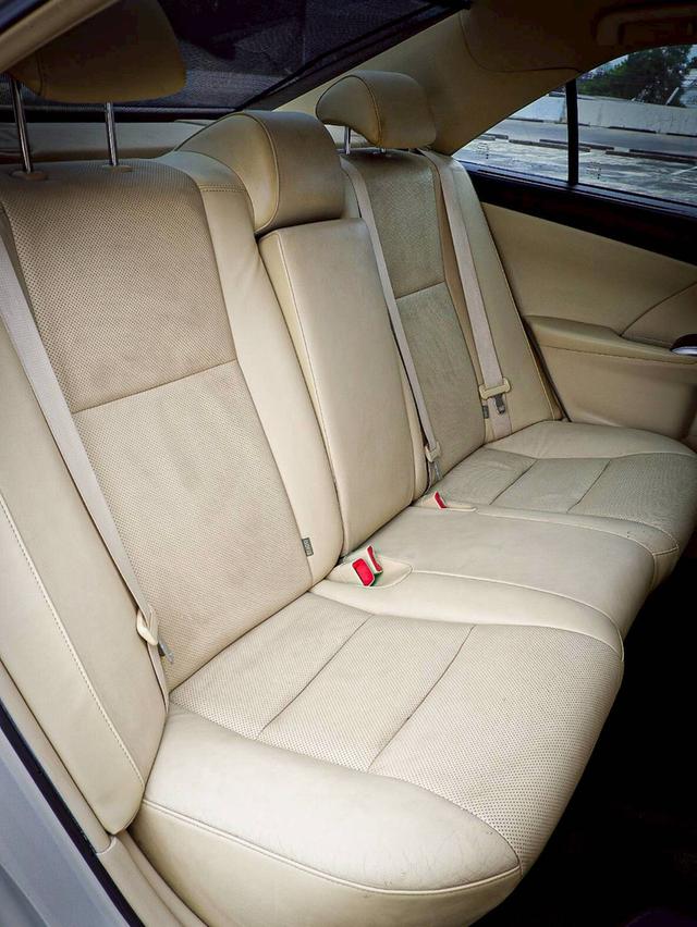 TOYOTA CAMRY 2.0 G (MNC) เกียร์ Auto สีบรอนซ์เทา ปี 2015 16